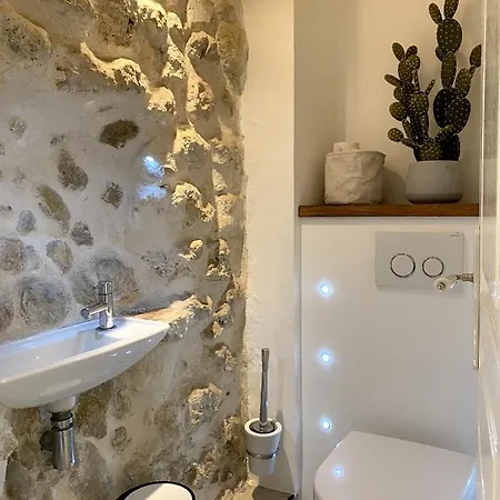 Holiday home Maison Contemporaine, Vieux Village De *