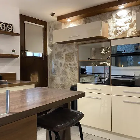 Maison Contemporaine, Vieux Village De * Mougins